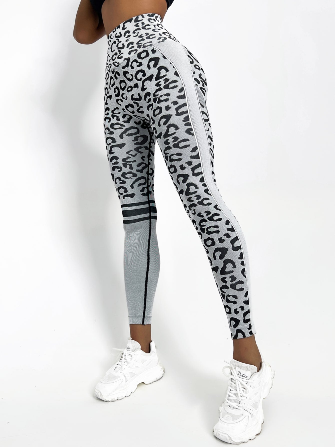 Leopard print butt lifting leggings